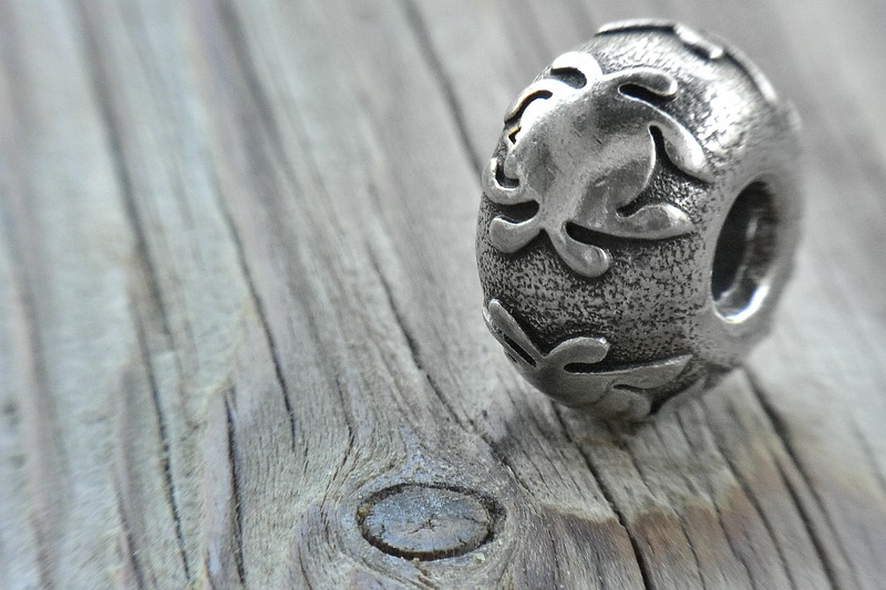 File:Bead2 Round Bead Pewter.jpg