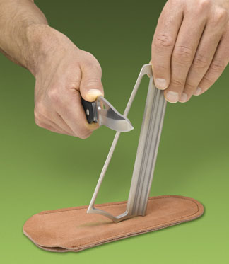 File:Sharpening Knife 01 Cropped.jpg