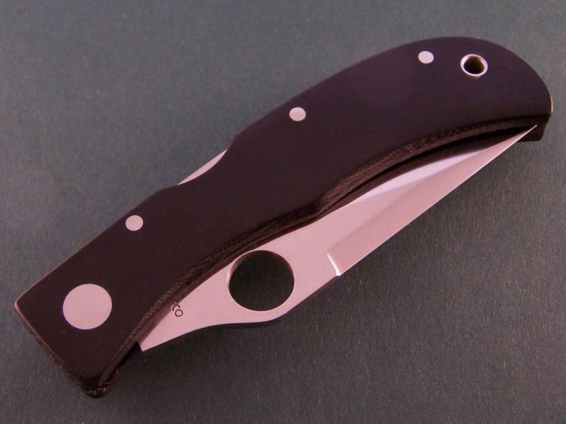 File:C34 horn closed.jpg