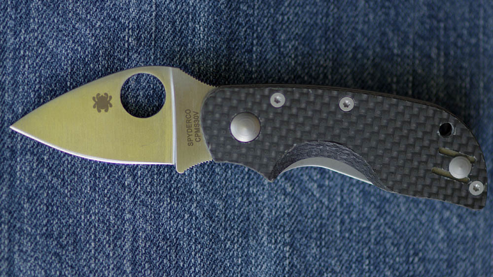 Notice the poor quality of the finish on the carbon fiber, one of the contributing causes of the rapid discontinuation of the CF version