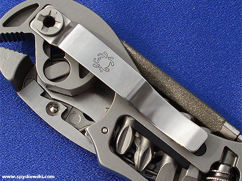 File:Spydiewiki barrelboltclip spyderench.jpg